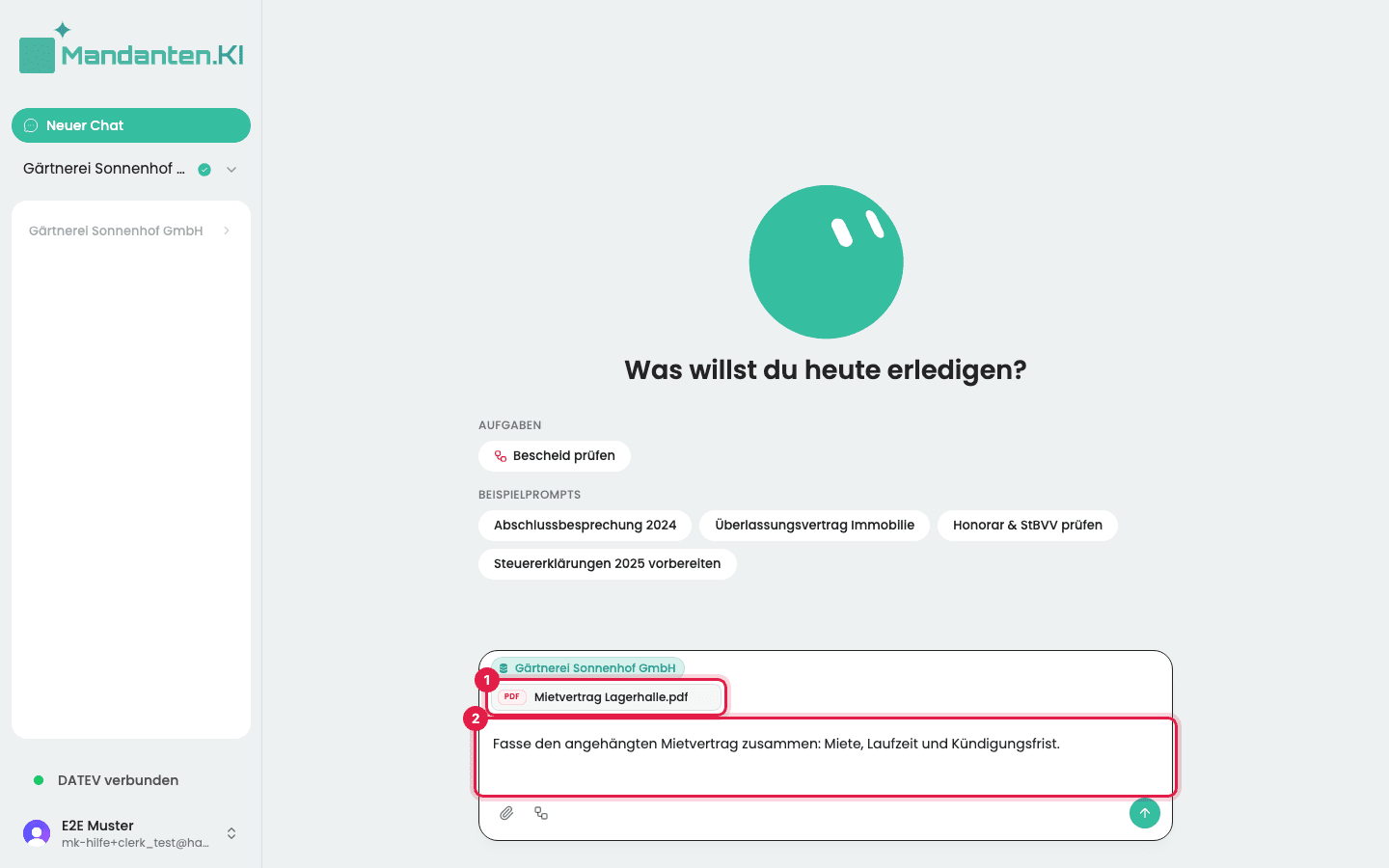 Eingabefeld mit der angehängten Datei (1) und der getippten Frage (2)