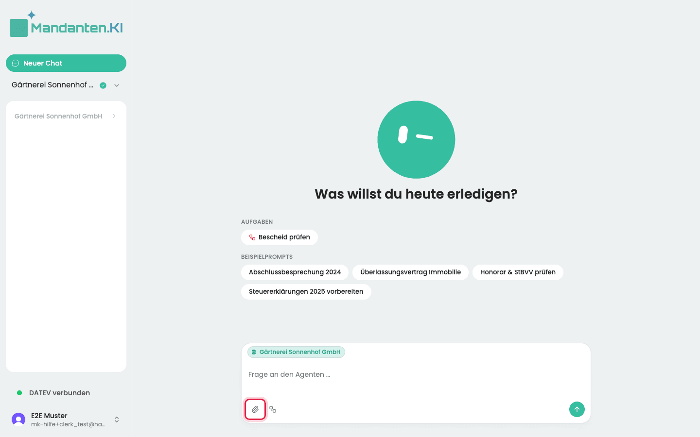 Eingabefeld im Chat mit der markierten Büroklammer unten links