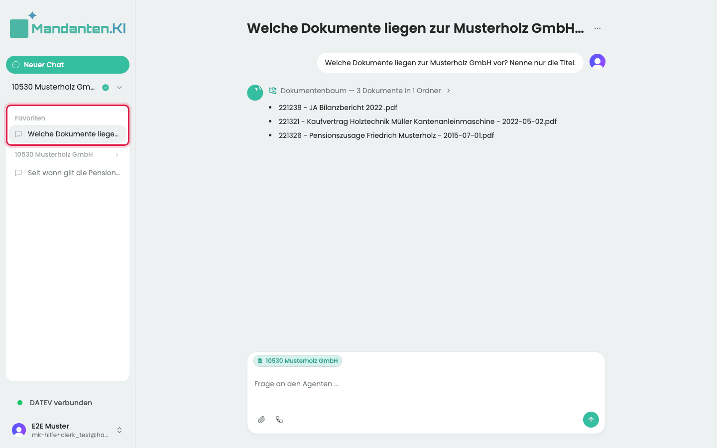 Seitenleiste mit dem markierten Abschnitt „Favoriten“ über den Chats des Mandanten