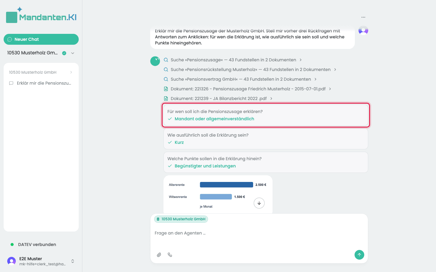 Chat mit den drei beantworteten Rückfragen, die erste markiert, darunter beginnt die Antwort des Assistenten