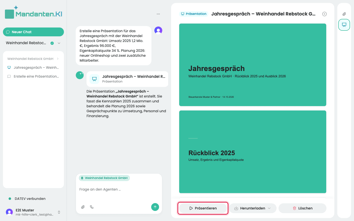 Präsentation rechts neben dem Chat mit dem markierten Knopf „Präsentieren“ unter den Folien